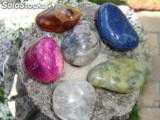1 kilo de piedras decorativas (cuarzo) de diferentes colores