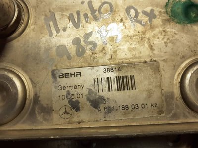 366686 enfriador aceite motor / A6111880301KZ / para mercedes vito (W638) caja c - Foto 3