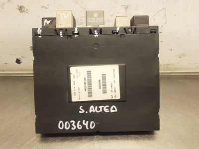 373686 caja reles / fusibles / 3C0937049D / para seat altea (5P1) 1.9 tdi