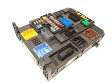 7444179 caja reles / fusibles / 9832880380 / para DS 3 crossback 1.2 12V PureTec