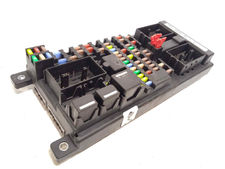 7457704 caja reles / fusibles / FK7214F041AC / LR078822 / para land rover discov