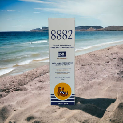 8882 écran solaire fluide Très Haute Protection SPF 50+