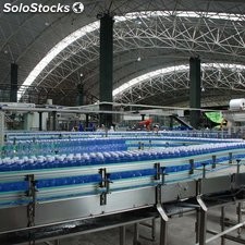 A-Z completa línea de producción de agua incluyende llenadode la máquina