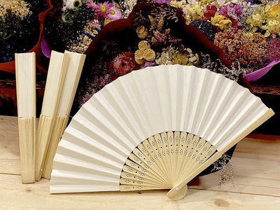 Abanico de madera de bambú y papel en color beige para bodas 100 unidades - Foto 3