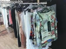 Abbigliamento a stock-di Sonia Fortuna 750 pz