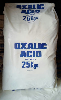 Acide oxalique standard d&#39;aspect cristallin fin et blanc.