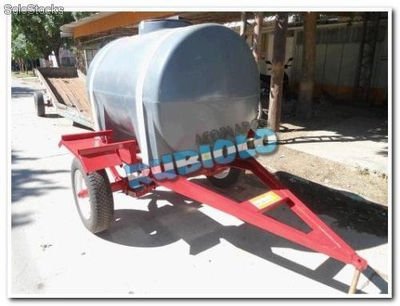 Acoplado Cisterna Tanque Plastico para 1.050 Ltrs