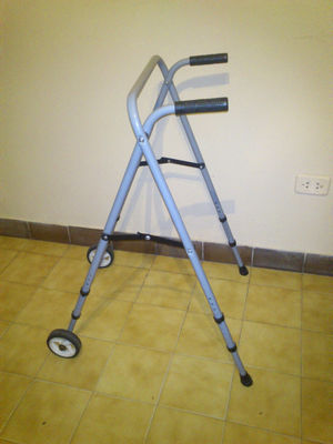 Andadores de caño plegables con y sin ruedas - regulables en altura - Foto 2