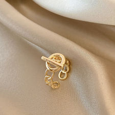 Anillo de moda para mujer bañado en oro con forma de cadena.
