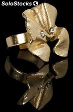 Anillo de oro