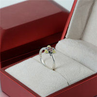 anillo de plata chapado + flor con esmalte y piedras rojas - Foto 5