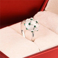 anillo hemisferio de plata con piedras verdes - Foto 3