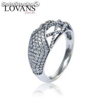 anillo plata con circónes cristales , estilo clásico.