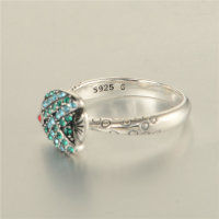 anillo plata ,diseño de pez con piedras verdes y azueles - Foto 2