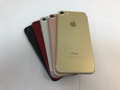 Apple iPhone 7 - azioni fisiche in vendita