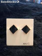 Aretes corazones negros