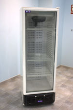 Armario congelador puerta cristal 400