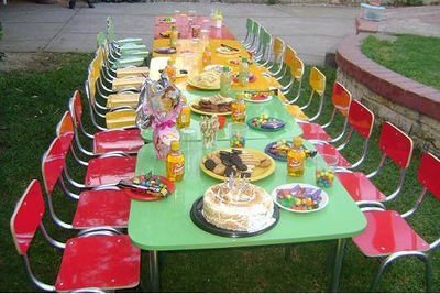 Arriendo sillas y mesas para cumpleaños de niños