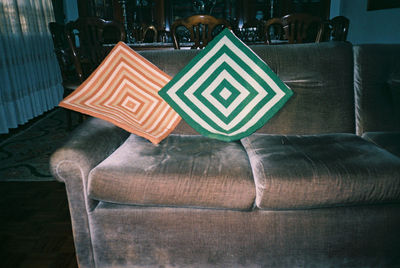 Artesanato decorativo. Almofadas decorativas em crochet e arraiolos - Foto 2