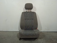 Asiento delantero derecho / 4511735 / 5 puertas / tela gris y estampado / 451173