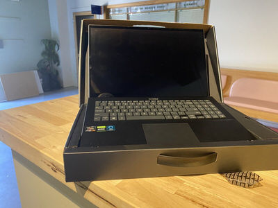 Asus ZenBook Pro Duo 15 oled UX582HM-XH96T Laptop