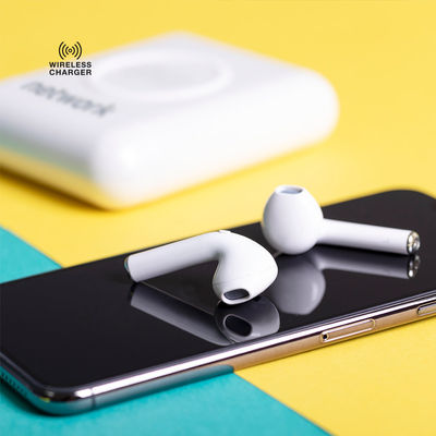 Auriculares con batería auxiliar y carga inalámbrica.BLUETOOTH