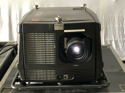 barco fs35 wqxga ir xp mkii black metallic infared 4k led projector---1700$