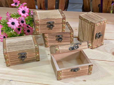 2 cajas decorativas de madera rayas