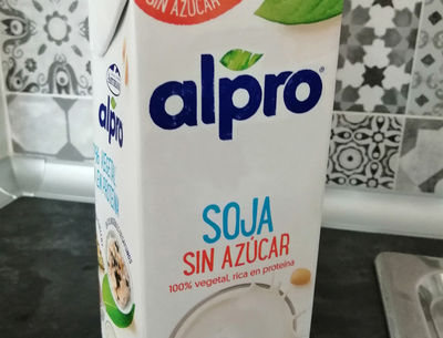 Bebida de soja alpro 100% vegetal sin azucar rica en proteinas con calcio y - Foto 3