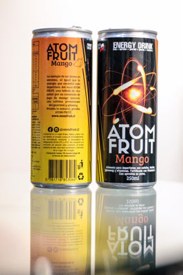 Bebida energetica Atom Fruit con jugo de mango 100% natural, sin taurina