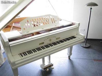 Biały fortepian f.l. Neumann, długość 160cm