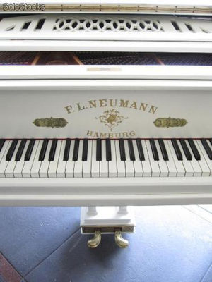 Biały fortepian f.l. Neumann, długość 160cm - Zdjęcie 5