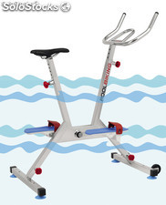 Bicicleta acuática fitness en el agua aquabike