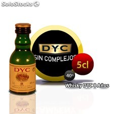 Bouteille miniature de whisky DYC 8 ans