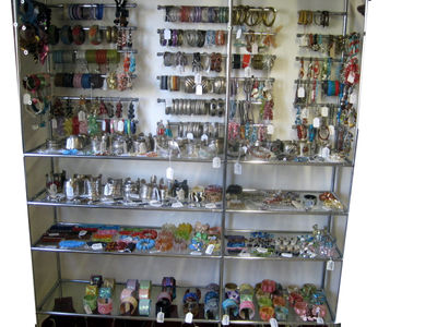 Bracciali realizzati con perline di vetro e alpaca. Stock 55 - Foto 2