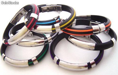 Bracelets en caoutchouc et acier avec forme demi-canne - Photo 2