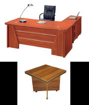 Bureau en bois melaminé &amp; Table basse en bois melaminé
