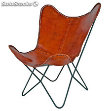 Cadeira com estrutura de aço e assento de couro em forma de borboleta.