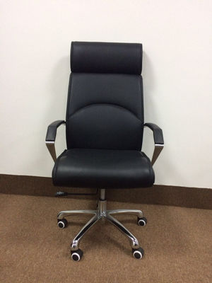 Cadeira de escritório em couro com encosto alto - Foto 5