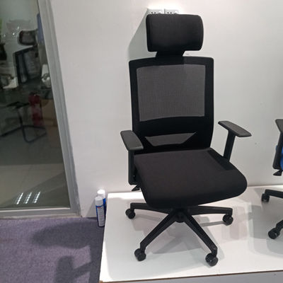 Cadeira de escritório ergonômica de malha rotativa - Foto 3