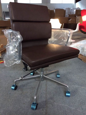 cadeira de escritório ergonômica em couro - Foto 3