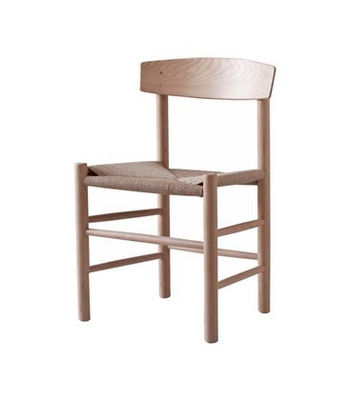 Cadeira de madeira com assento de vime