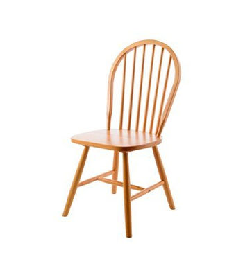 Cadeira de madeira com encosto oval
