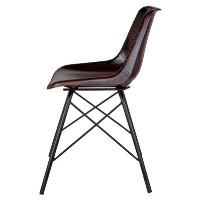 Cadeira estilo industrial com estrutura preta e assento estofado em pele - Foto 3