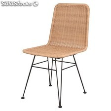Cadeira estilo nórdico con assento e encosto de vime sintético