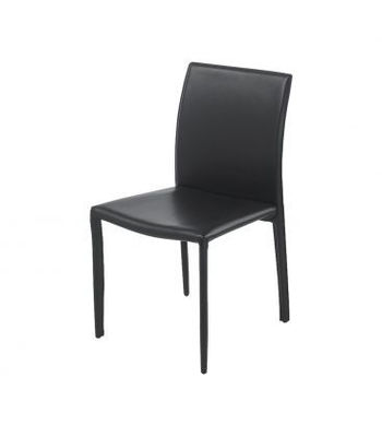 Cadeira estofada em cor preta.