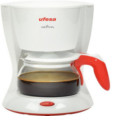 Cafetera de goteo UFESA CG7213 6 tazas 0.65 litros 600W blanco/rojo