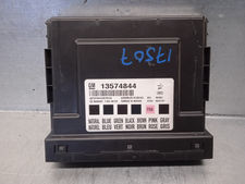 Caja reles / fusibles / 13574844 / bosch / F00HJ00610 / 4444536 para opel insign