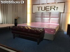 Cama americana, cama tapizada en cuero genuino modelo TR911