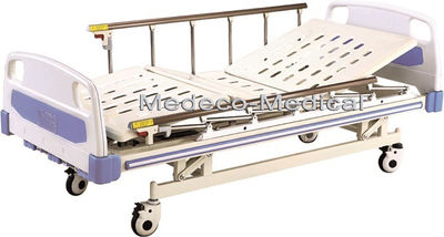 Cama de hospital (cama manual de tres funciones A5 con cabezal de ABS / placa pa